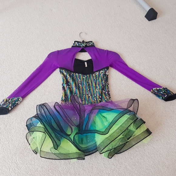 Dance Costume - Picture 2 of 8